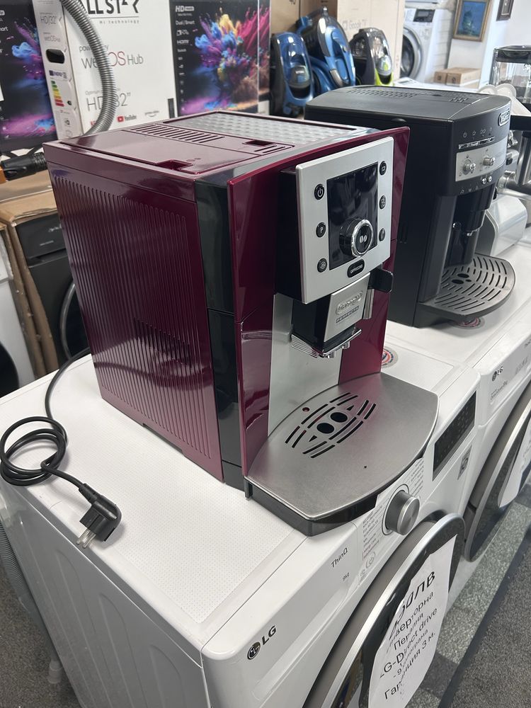 Кафеавтомат -каферобот ,кафемашина DELONGHI PERFECTA