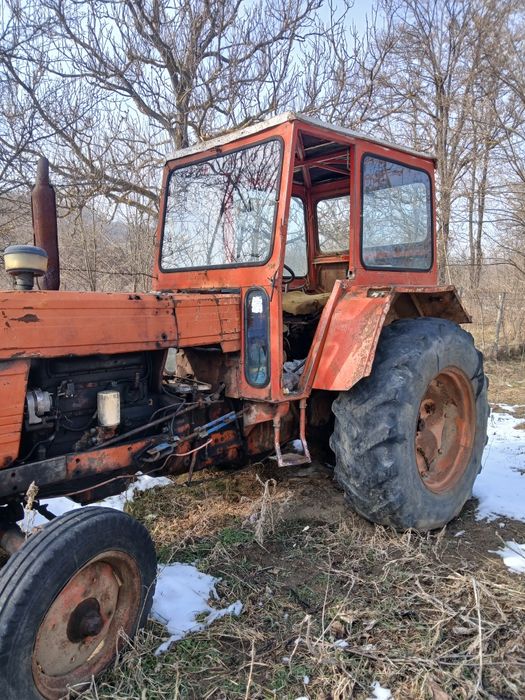 Tractor utb 650 echipat de padure