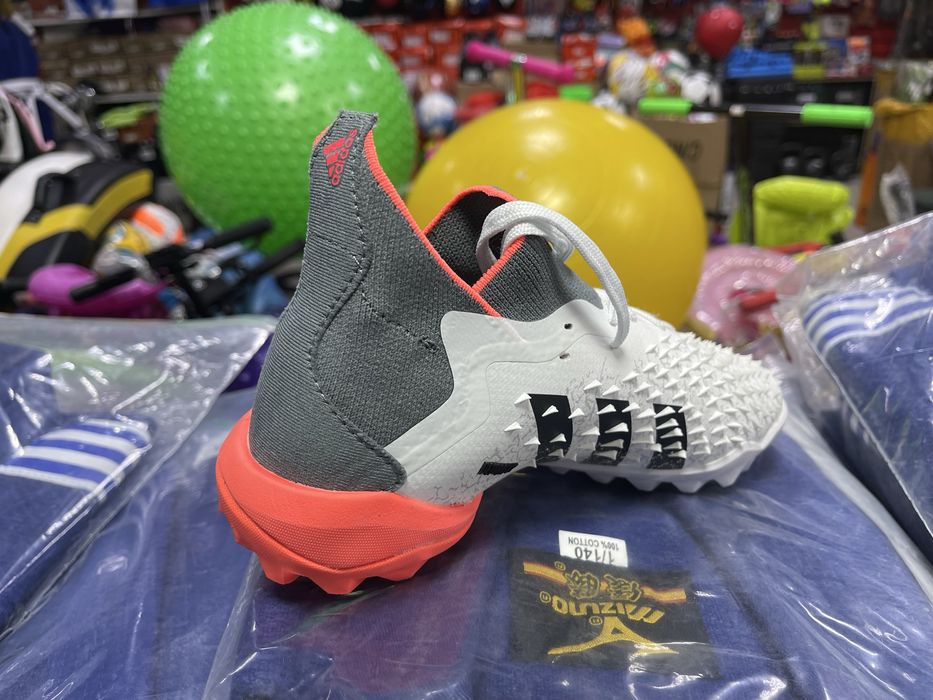 Сороконожки, футзалки,миники,бутсы.предатор,predator