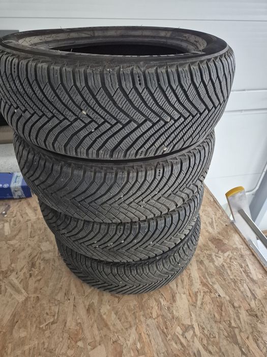 Vând 4 cauciucuri de iarna Michelin 205/55/16