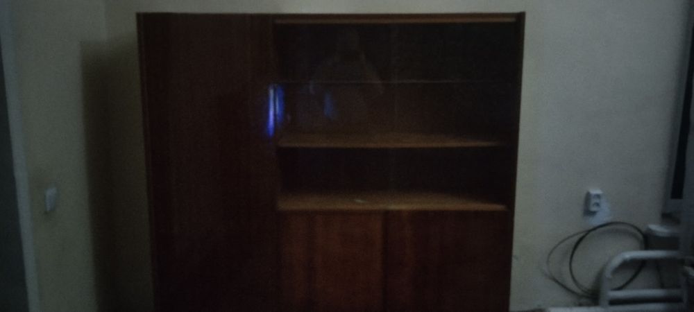 Продаётся сервант