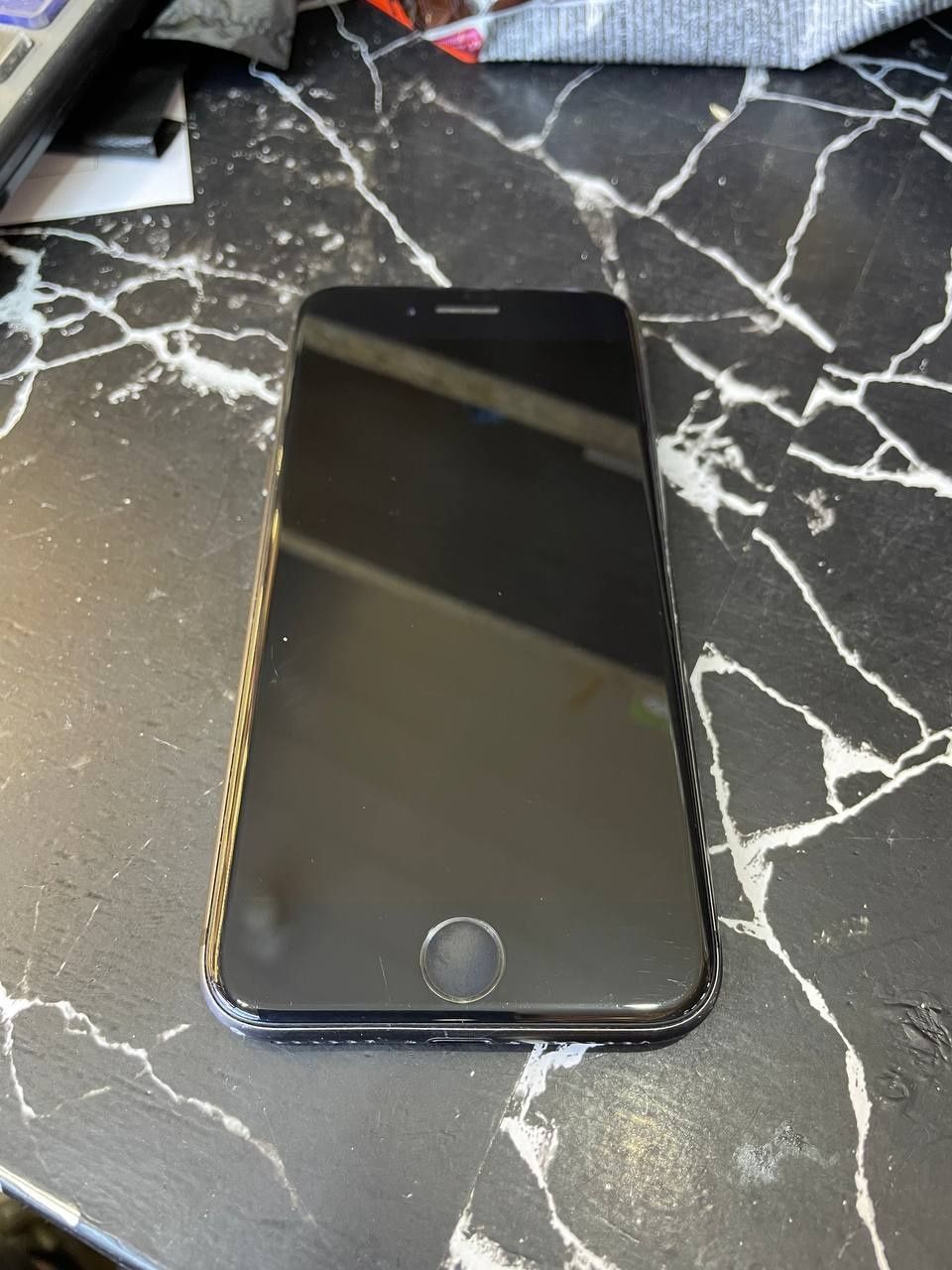 IPHONE 8 сотилади