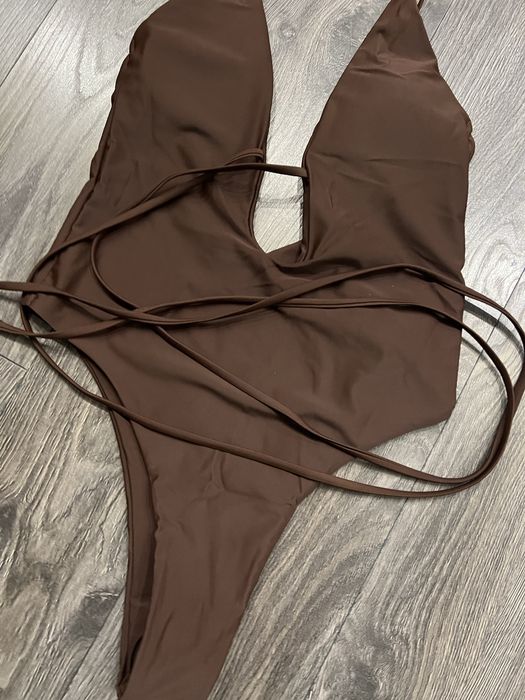 Нов цял бански в кафяв цвят