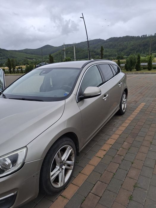 Vând volvo v60 din 2014