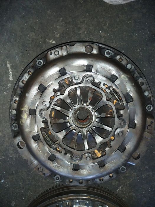 Volanta Placa Disc pentru Audi A4 DPW, 2.0 TDI, 6 Trepte