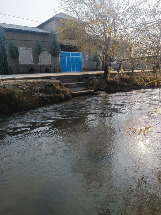 uy sotiladi orta chirchiq futsitidan 6 km pasda