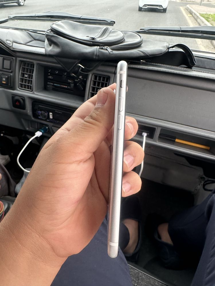 Iphone se 2020 xolati zor narxini otb beraman