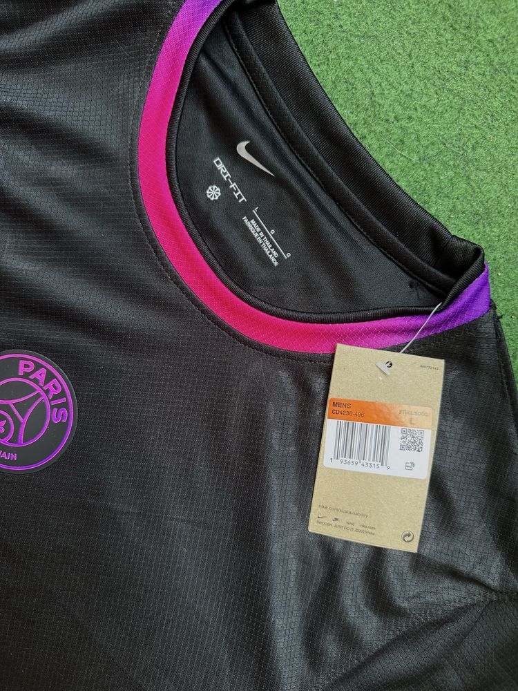 PSG "Paris Noir" Premium Kit