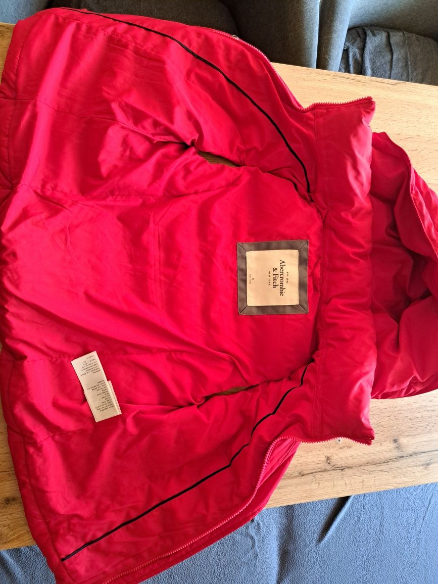 Червена грейка Abercrombie&Fitch