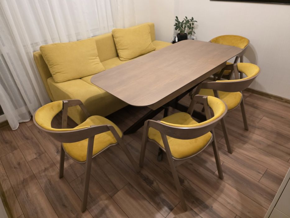 Комплект кухненска маса с 4 бр. столове