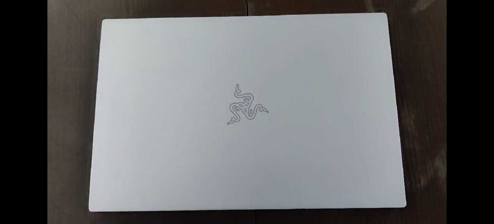 Razer Blade 15 2070 MAX-Q 240hz Display