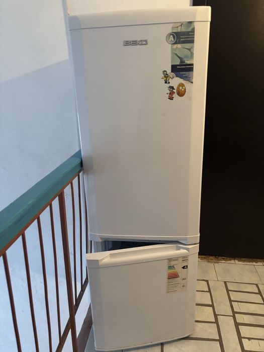 Холодильник продаю