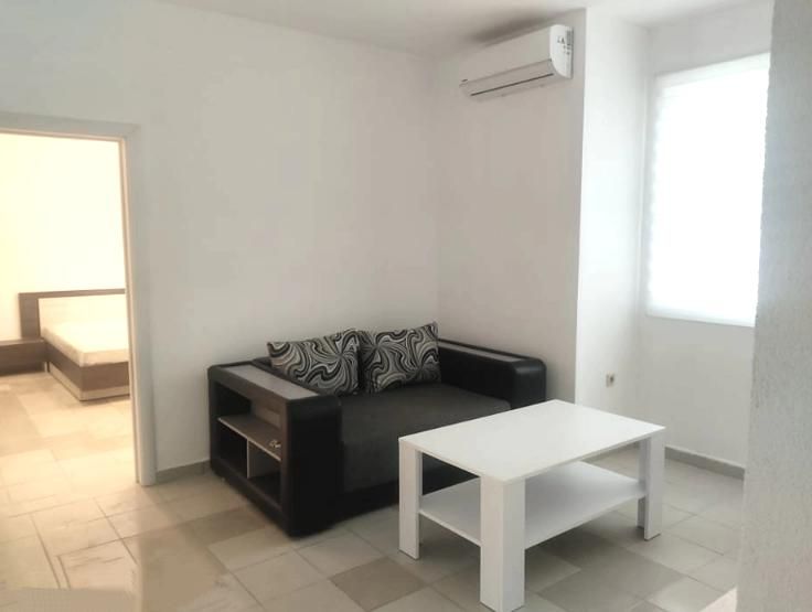Дава се под наем Двустаен апартамент в Пловдив, Тракия - 65 кв.м за 250 € - Снимка #1