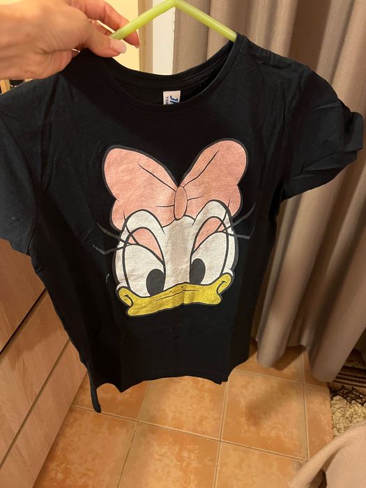 Тениски като нови,обличана са веднъж.