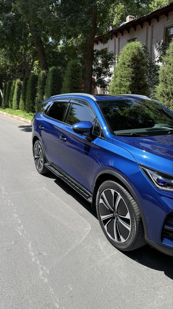 Продаю своб машину BYD TANG 4.4 full 635 km