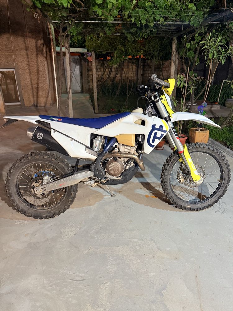 Husqvarna 250 FE 2020 година