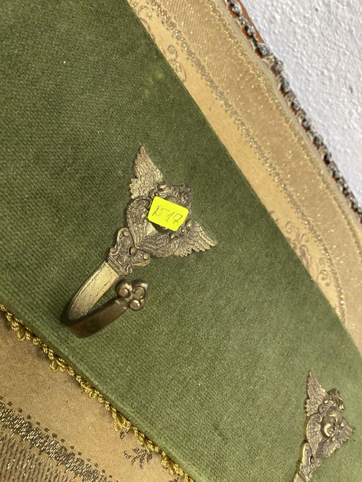 Френска барокова закачалка с месингови куки