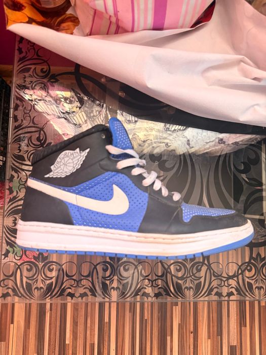 Vând Adidasi Jordan mărimea 44