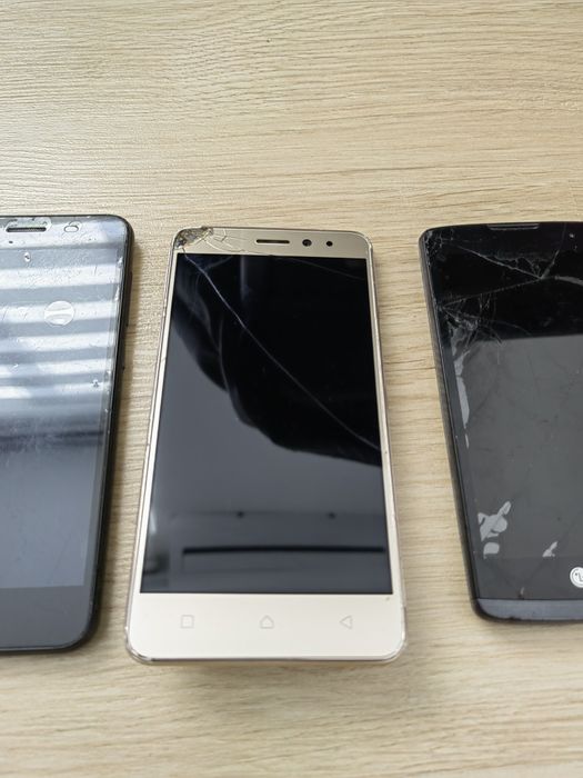 7 броя смартфони за части