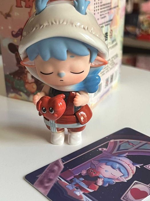 Strange friend фигурка