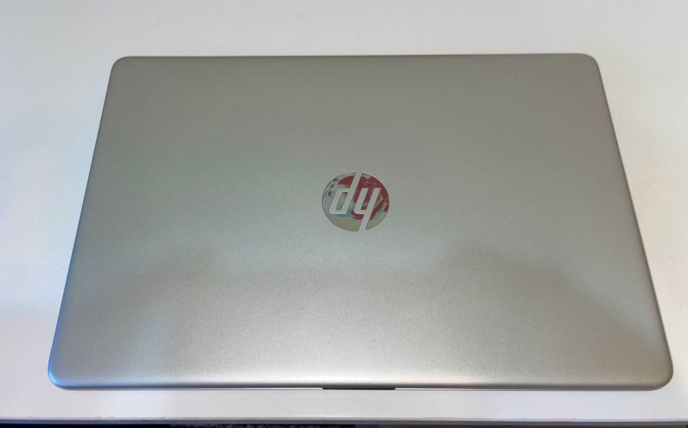 Laptop HP – i3 / 8GB / 512GB SSD / Full HD – Stare excelentă!