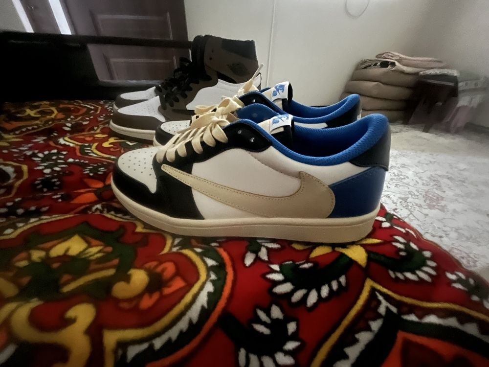 Nike airjordan 1 low fragment design x travis scott