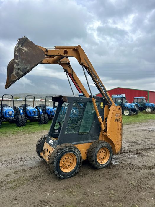 Мини челен товарач CASE 410 HIGH FLOW