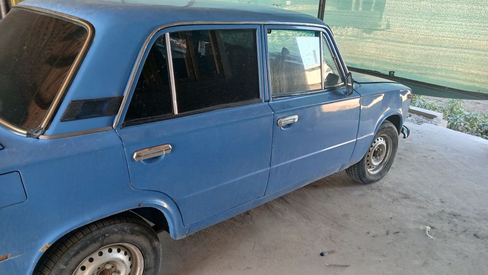 Жигули автомашинаси сотилади. 1982-йил ишлаб чиқарилган ҳолати аъло да