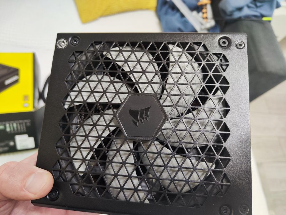 Sursa server nas eficienta in idle Corsair RM550X model 2021 550w gold