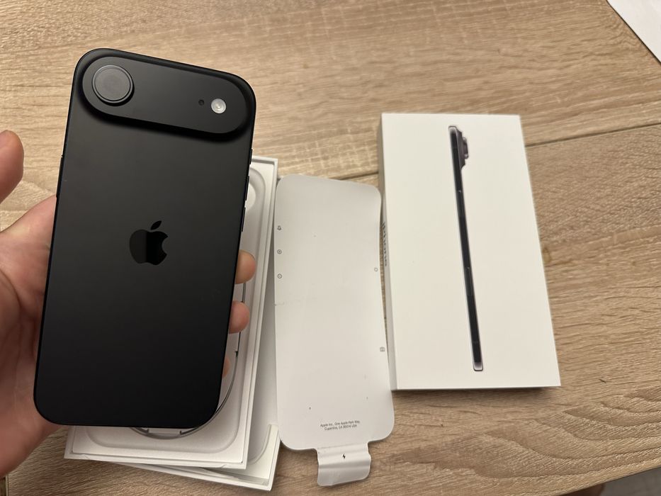 Vand iPhone Air 5G, 256GB, eSIM, Negru