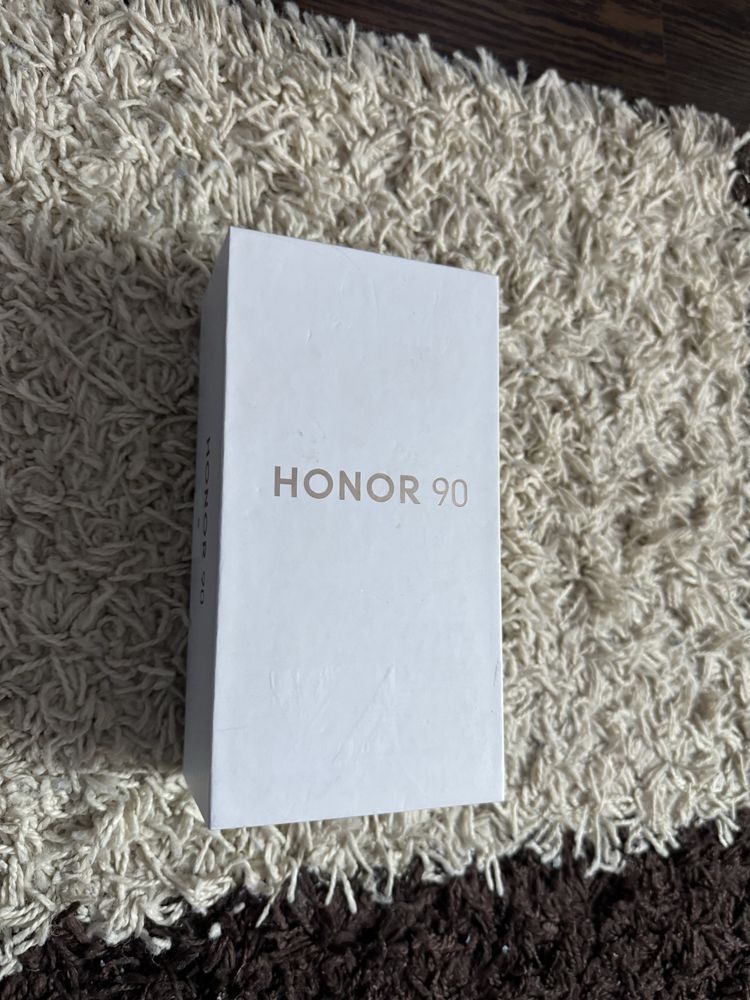 Vand cutie Honor 90 512GB [poze reale