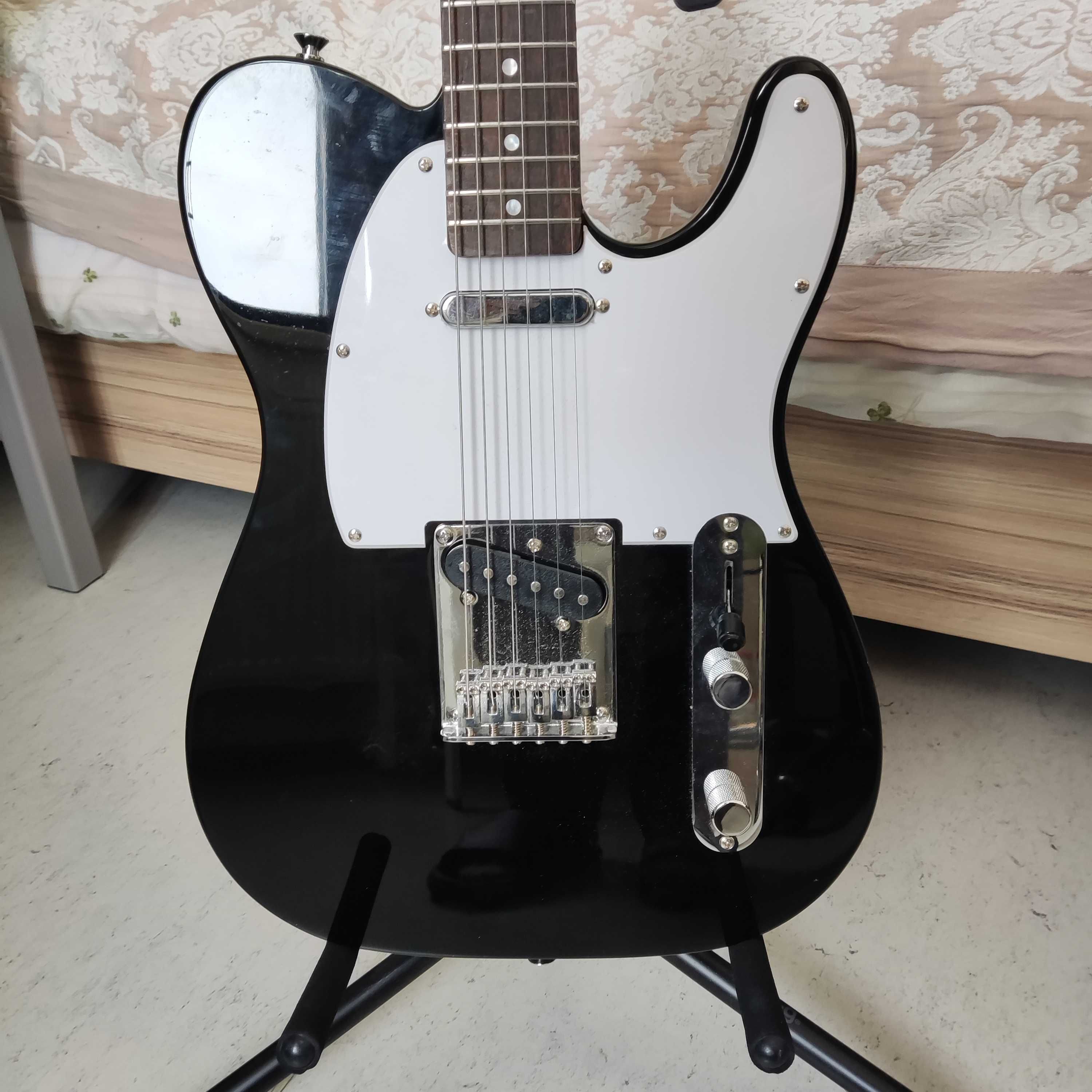 Продаётся Fender Squier Bullet Telecaster + чехол Ibanez
