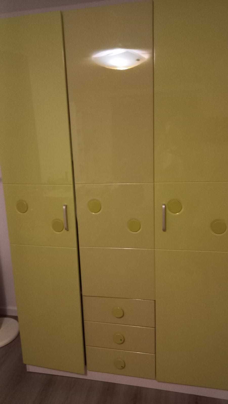 Vand mobilier adolescent sau piesa individuala din mobilier!