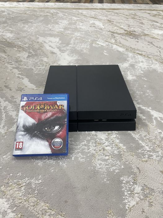 Продам PlayStation 4
