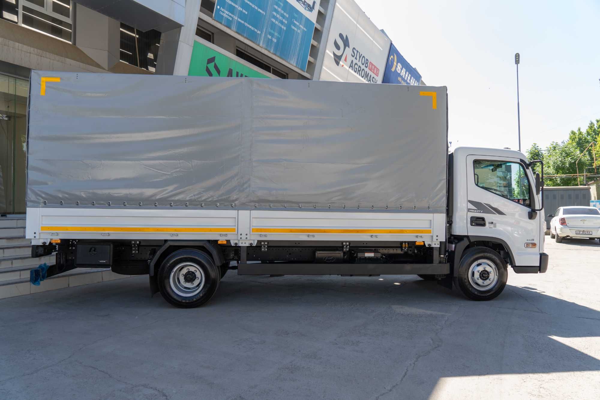 Тентовый фургон Hyundai Mighty со скидкой в 25 миллионов!