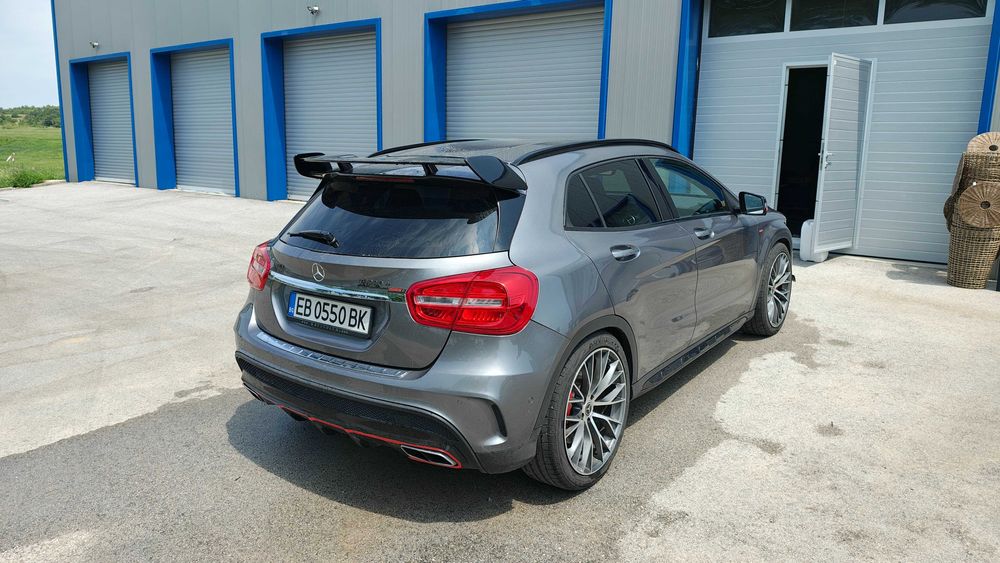 Mercedes-Benz GLA 45 AMG Renntech GLA 50RS