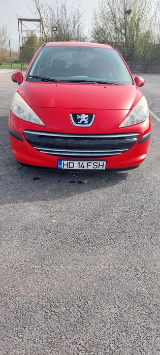 Vând Peugeot 207