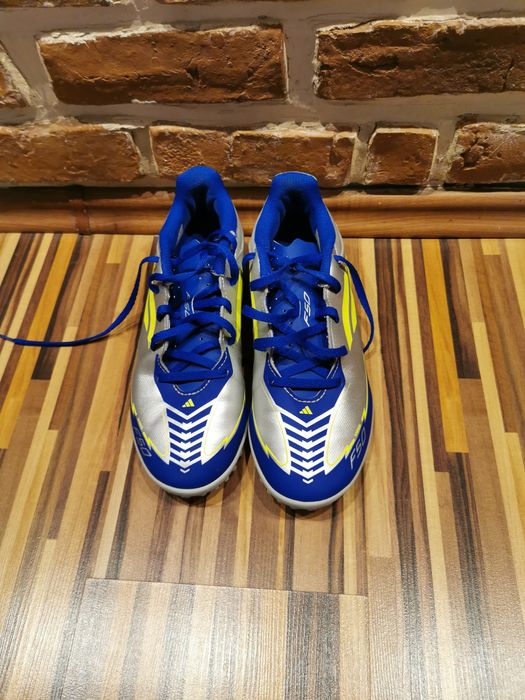 Ghete sintetic Adidas si Nike