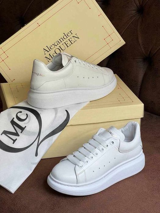 Adidași Mc Queen unisex albi