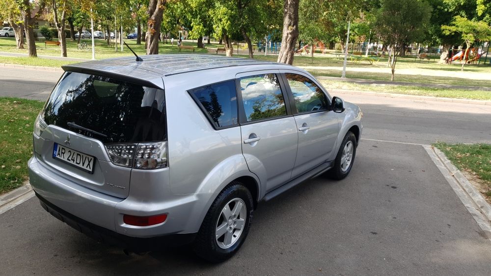 Mitsubishi Outlander 2.0 benzina ,140 cp ,An 2011 !
