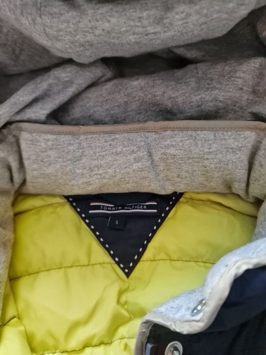 Страхотно дамско пухено яке TOMMY HILFIGER размер S