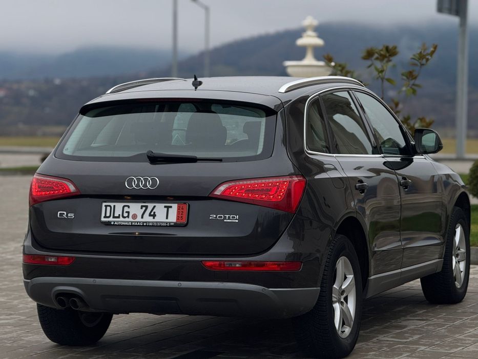 Audi Q5 S-line 2.0TDI 170CP 2010 Adus azi din Germania