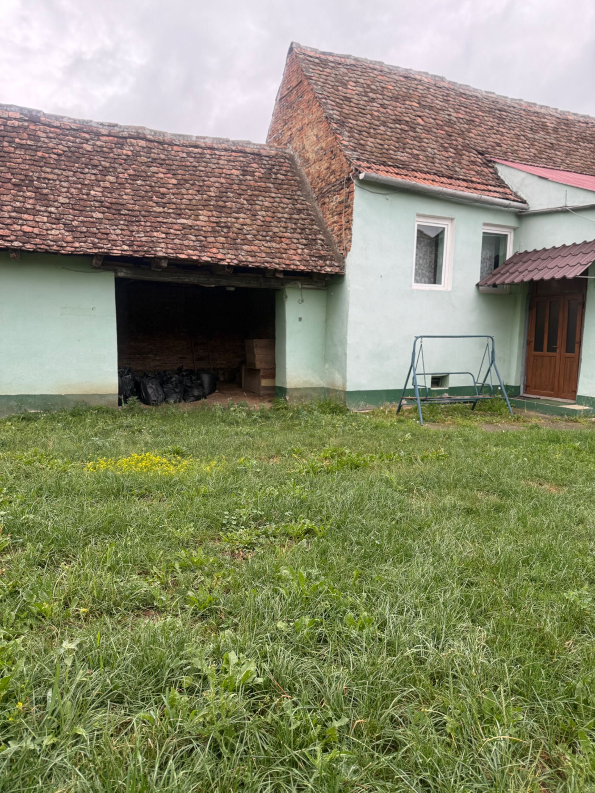 Casă la țară , 60 km de Sibiu