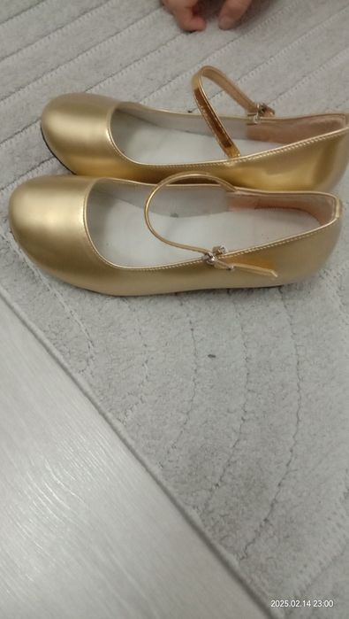 Срочно  продам  туфли  для  танцев