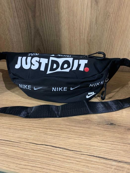 Мъжка чантичка/паласка Nike