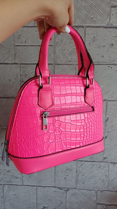 Розова дамска чанта