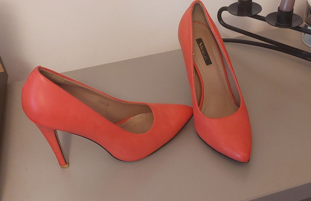 Pantofi stiletto