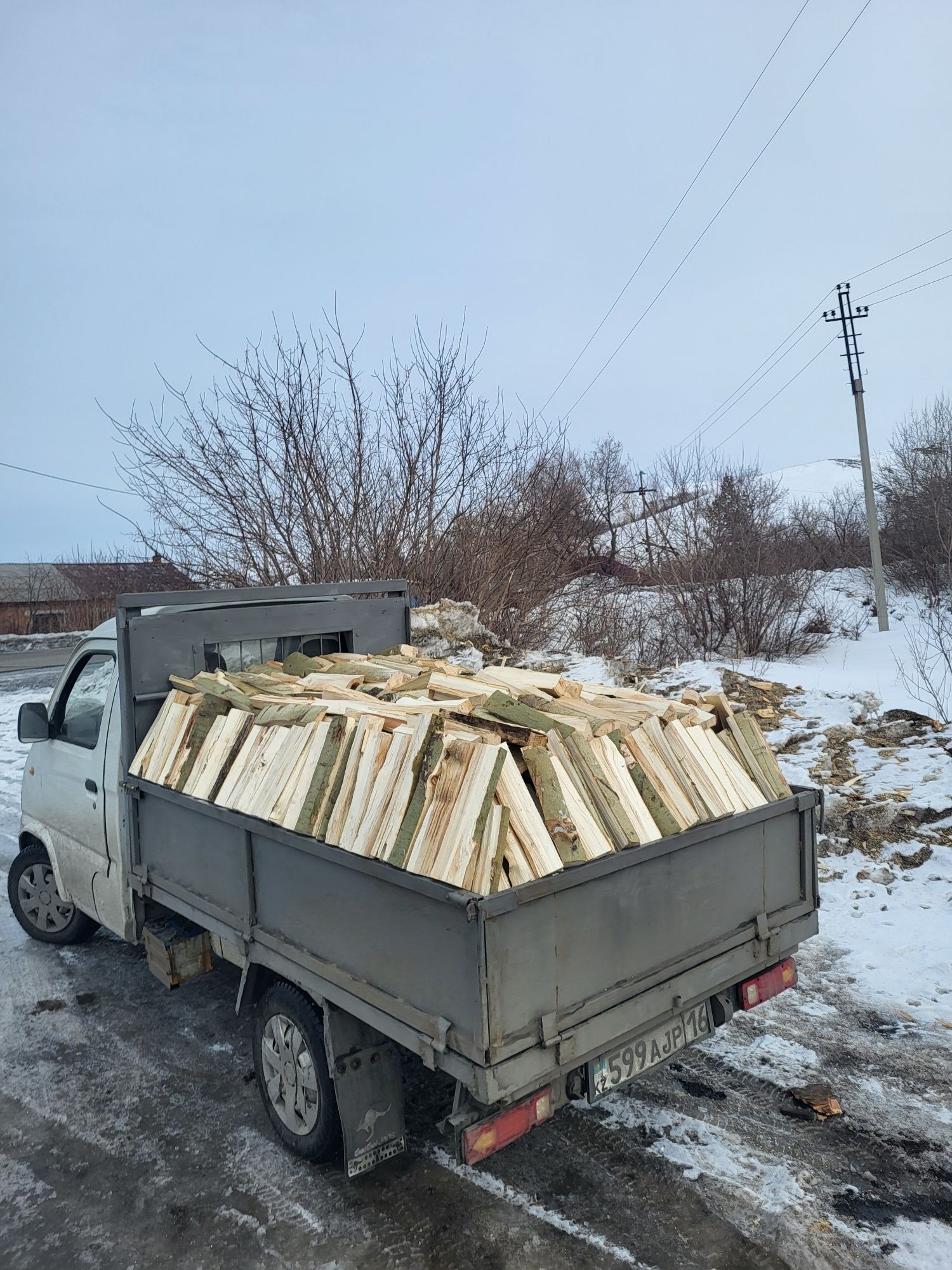 Продам дрова колотые 1.5 куба осина