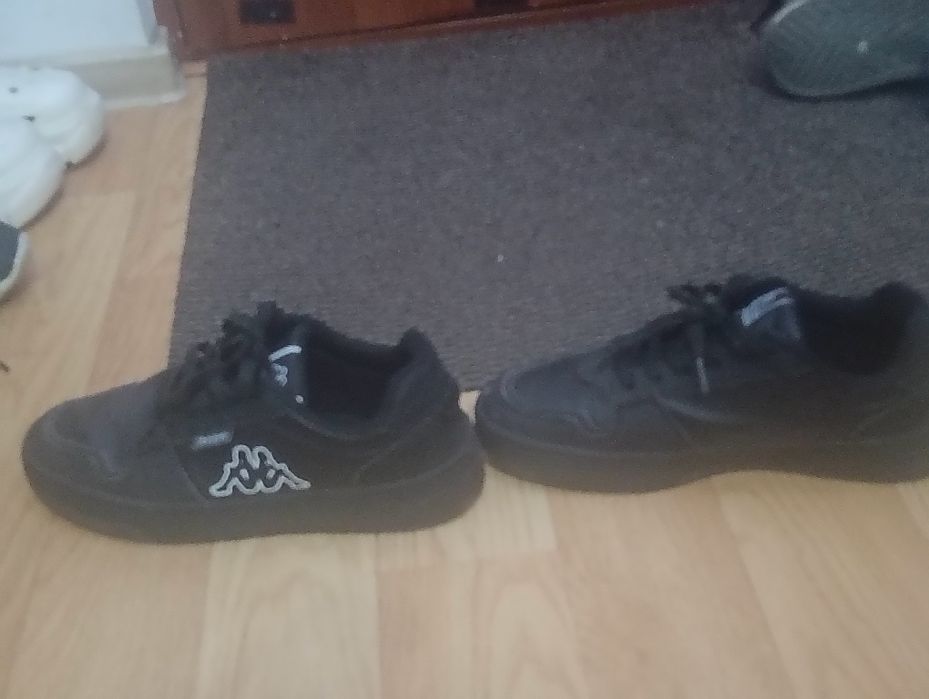 Vând Adidasi stare excelenta