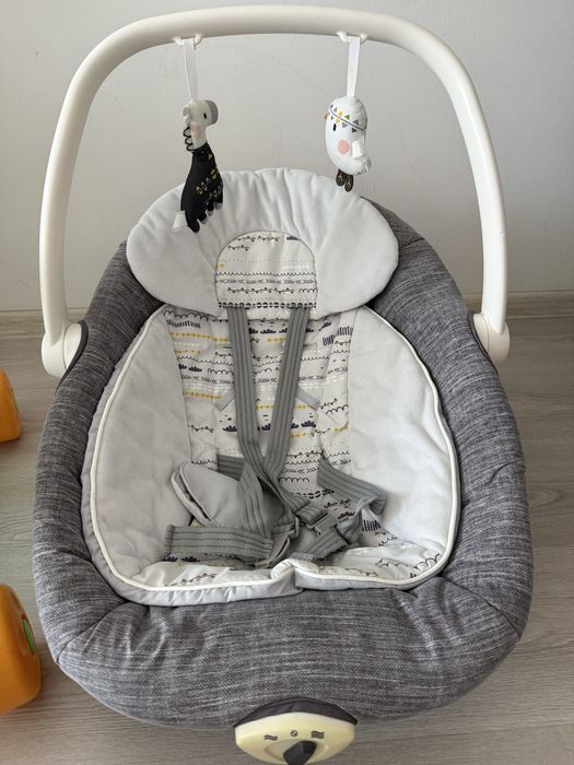 Проходилка за бутане , помпа за кърма , и поставка за смяна на пелени